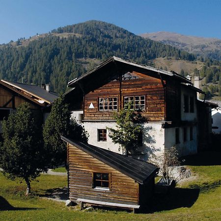 Sta-Maria Youth Hostel Santa Maria Val Muestair Экстерьер фото