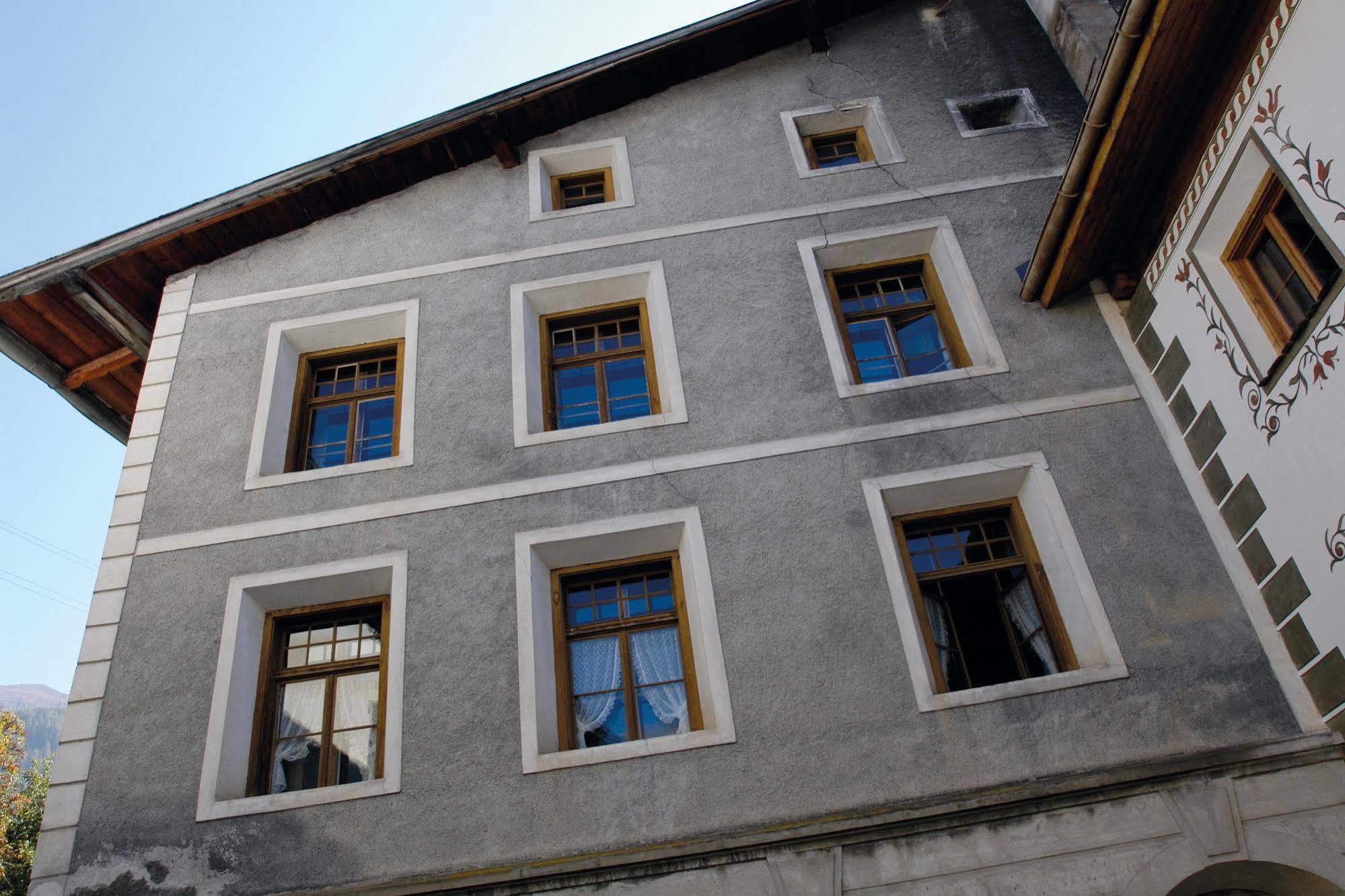 Sta-Maria Youth Hostel Santa Maria Val Muestair Экстерьер фото