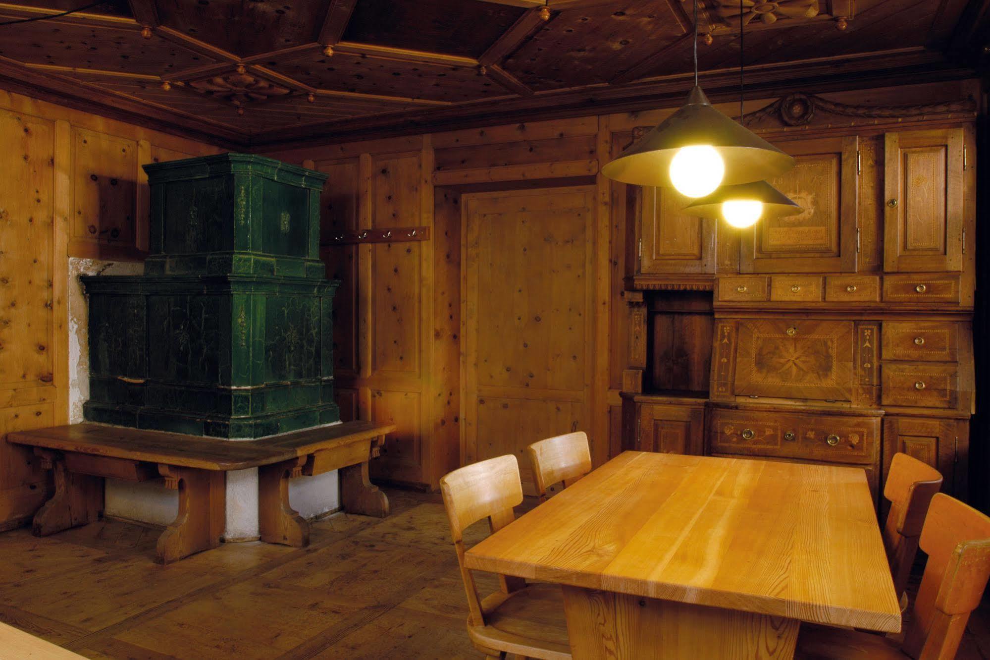 Sta-Maria Youth Hostel Santa Maria Val Muestair Экстерьер фото