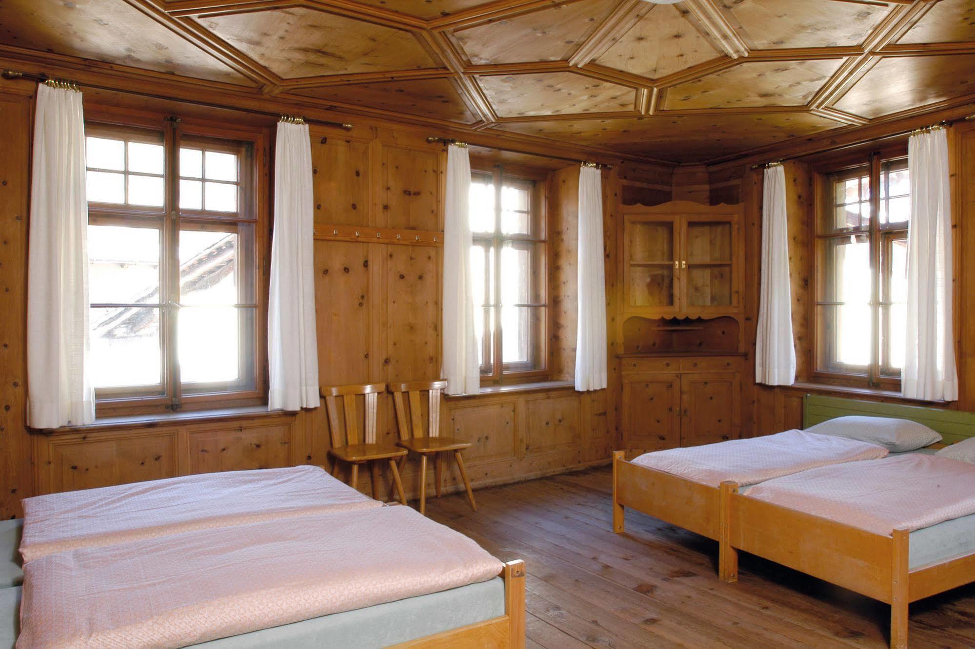 Sta-Maria Youth Hostel Santa Maria Val Muestair Экстерьер фото