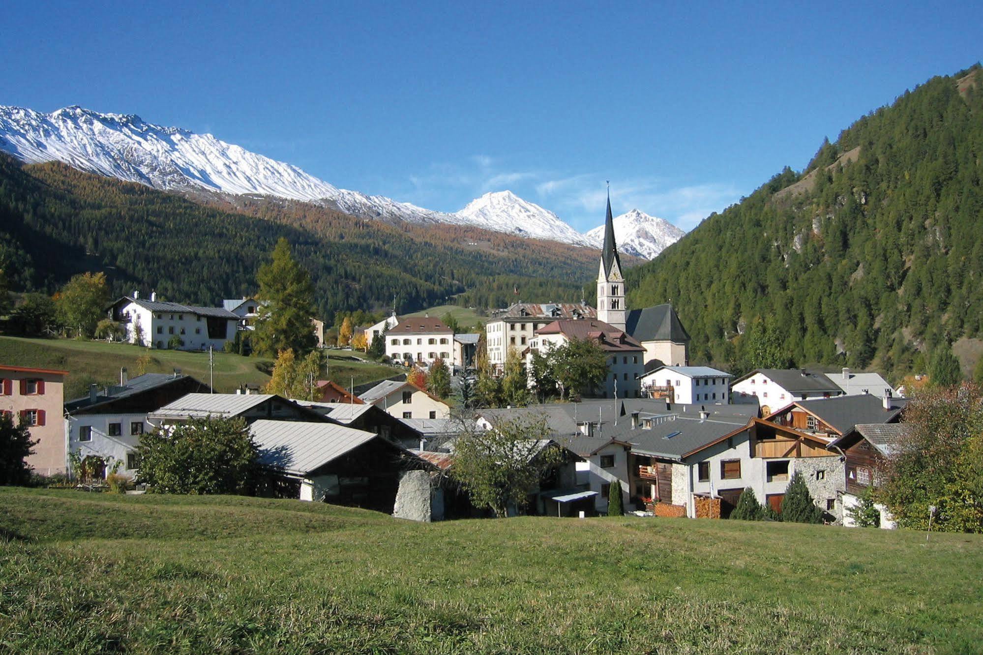 Sta-Maria Youth Hostel Santa Maria Val Muestair Экстерьер фото