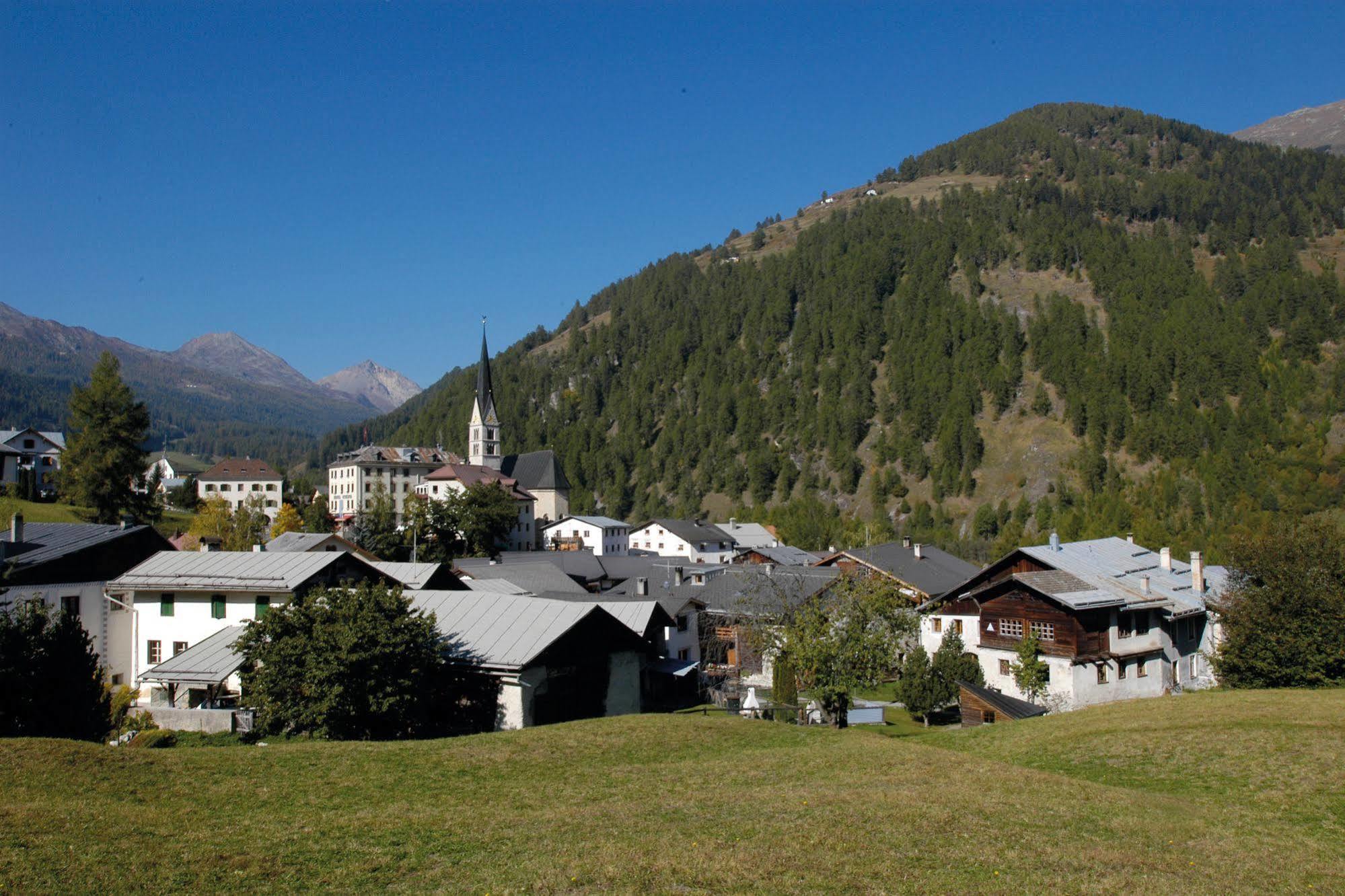 Sta-Maria Youth Hostel Santa Maria Val Muestair Экстерьер фото